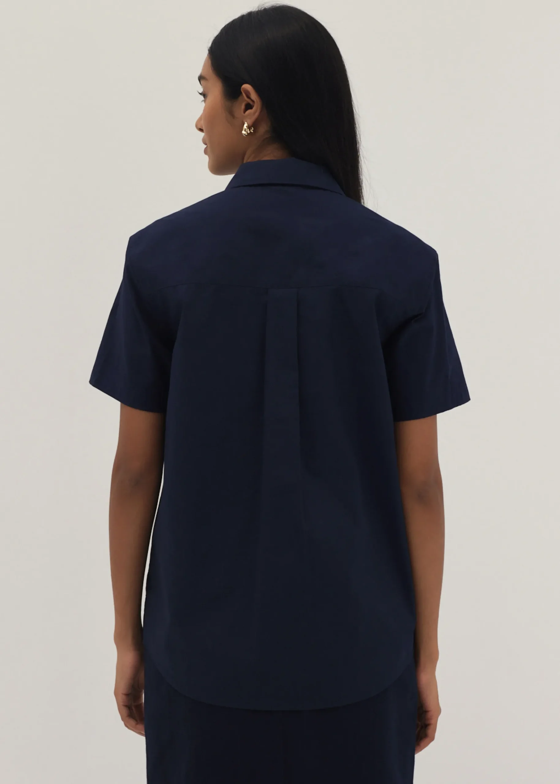 Austyn Unisex Embroidered Poplin Shirt in Humble Abode