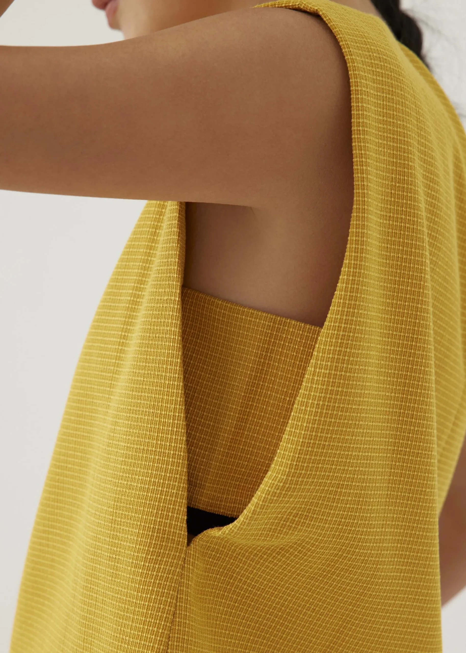 Axel Tweed Shell Top