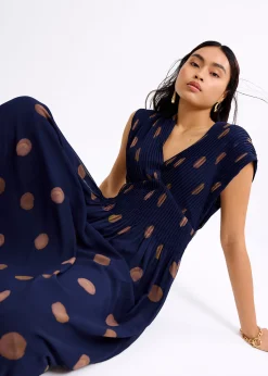 BraFree by LB Plisse V-neck Fit & Flare Maxi Dress in Brushed Dots