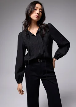 Broderie Ruffle Collar Blouse
