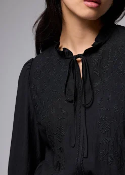 Broderie Ruffle Collar Blouse
