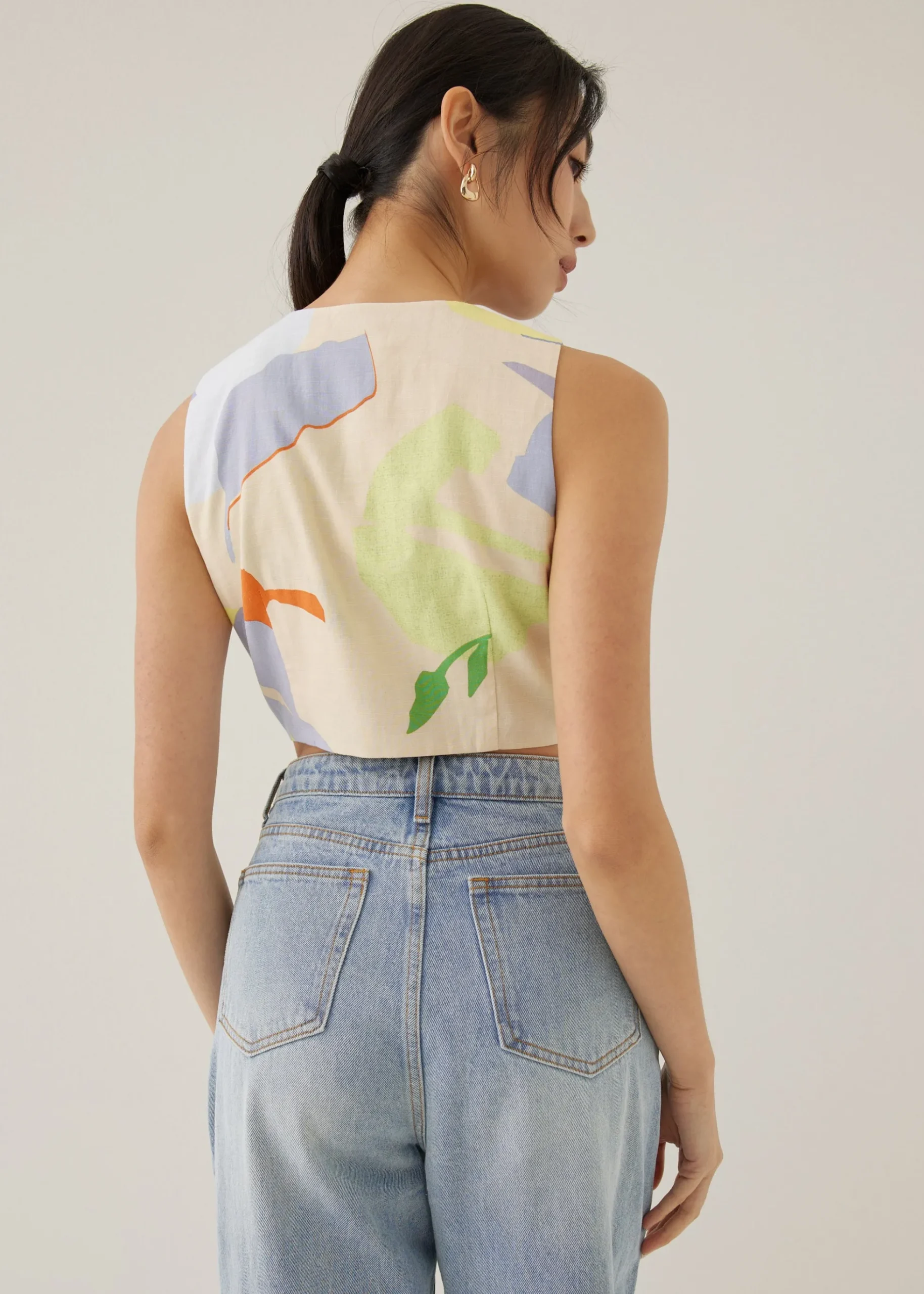 Carson Padded Cotton Crop Top in Tropical Mirage