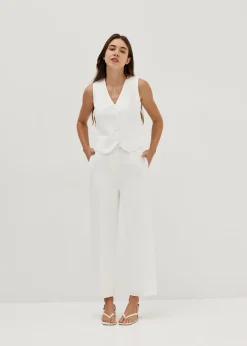 Claira Fitted V-neck Vest