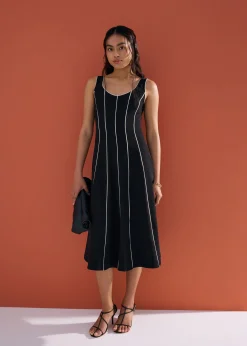 Contrast Colour Panelled V-neck Fit & Flare Midi Dress