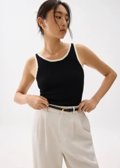 Contrast Knit V-neck Fitted Crop Top