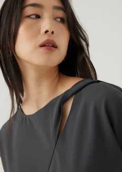 Doxie Asymmetric Shell Top