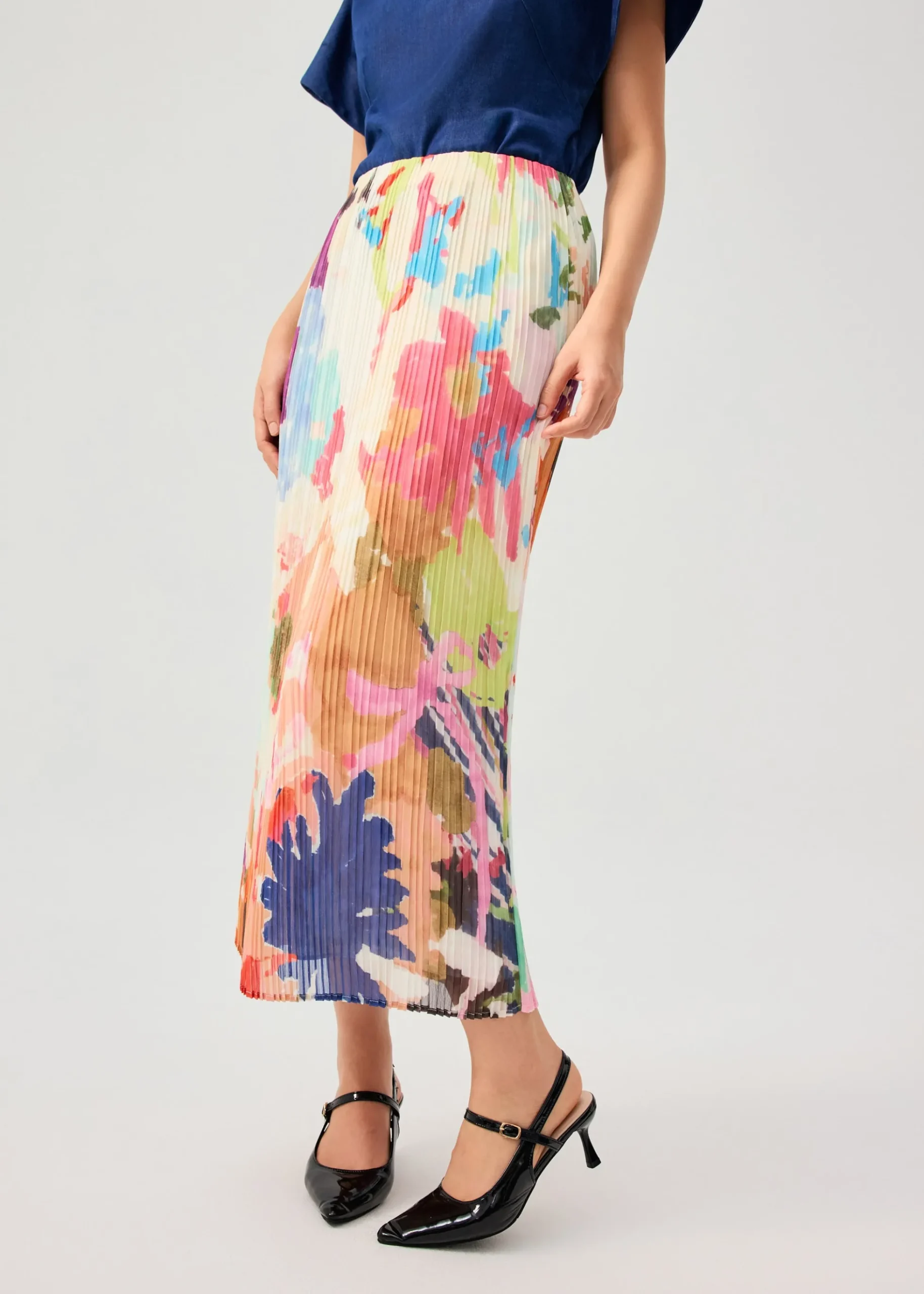 Elastic Georgette Pleated Mid Waist Column Maxi Skirt in Vivid Blooms