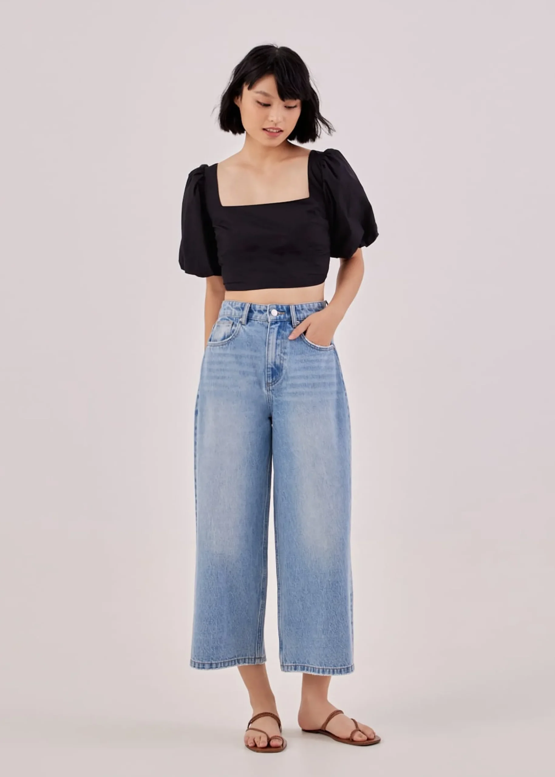 Ellowyn Puff Sleeve Crop Top