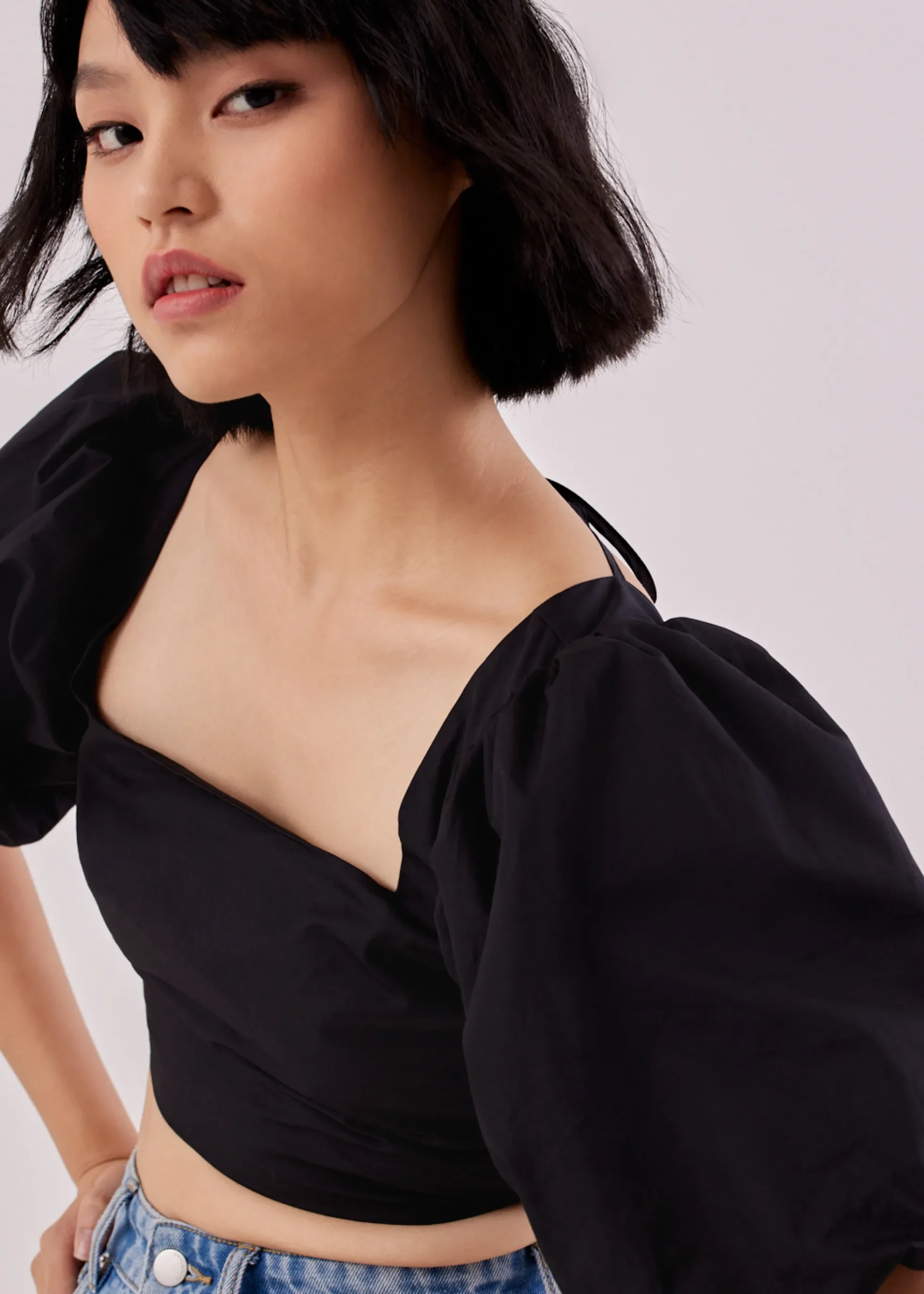 Ellowyn Puff Sleeve Crop Top