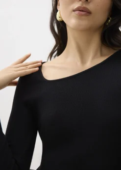 Fitted Asymmetric Knit Top