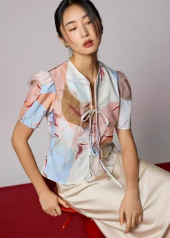 Front Tie Puff Sleeve Top in Tossed Blooms