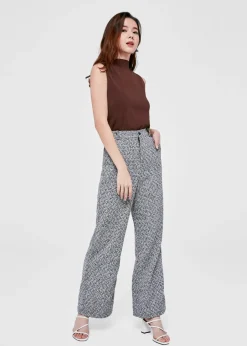 Haniela Funnel Neck Knit Top