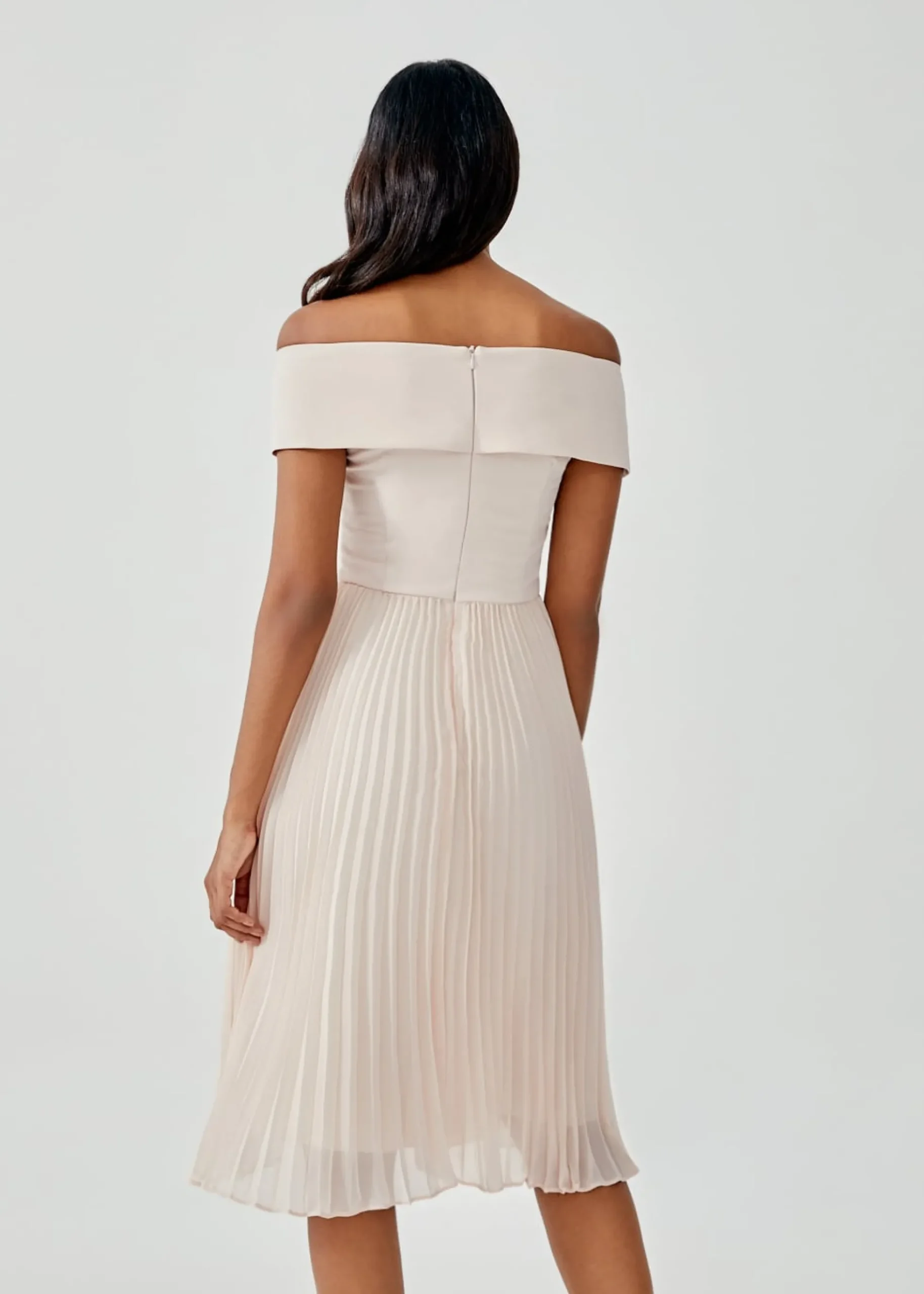 Ivanki Pleated Off Shoulder Midi Dress