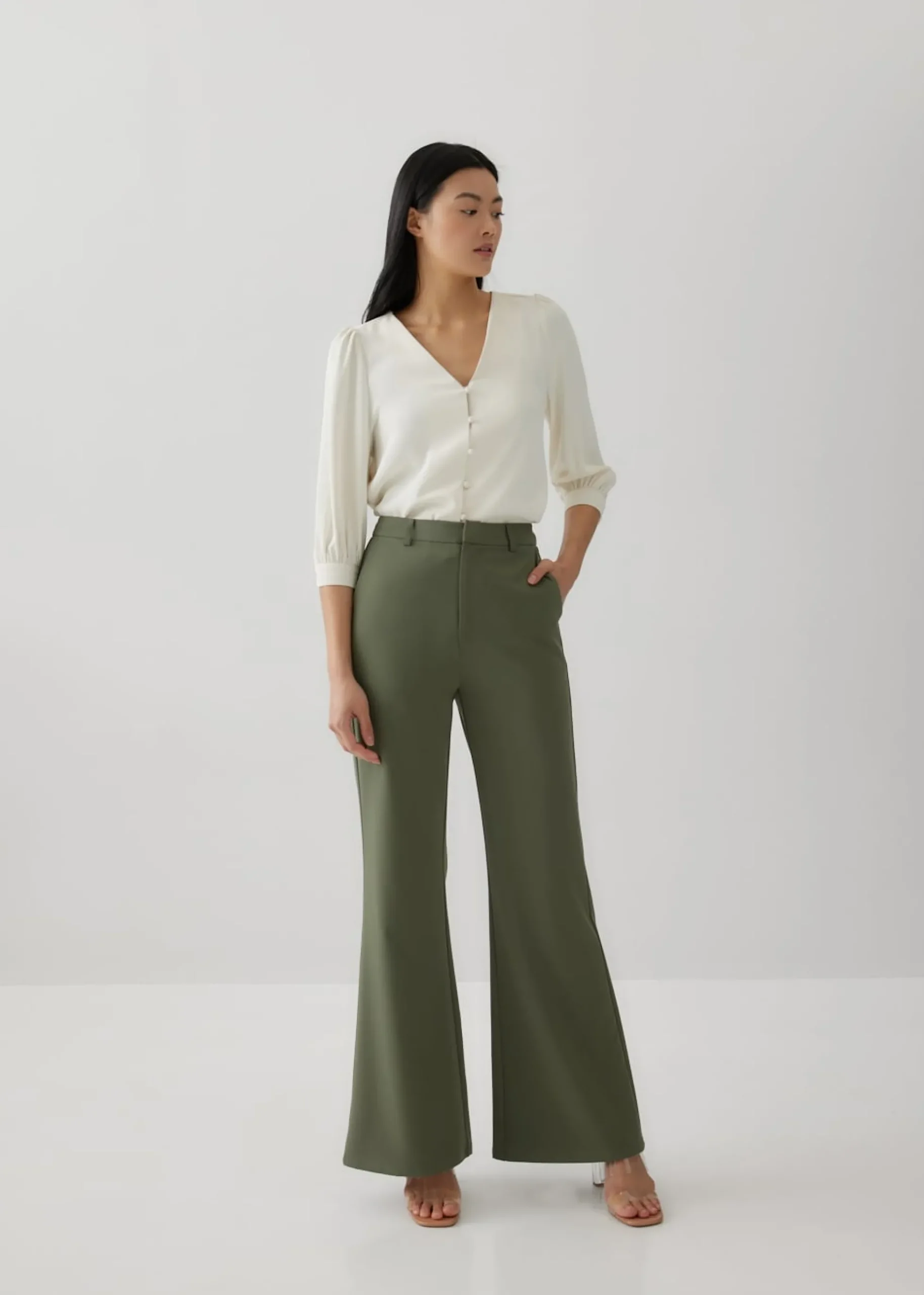 Izzie V-neck Puff Sleeve Blouse