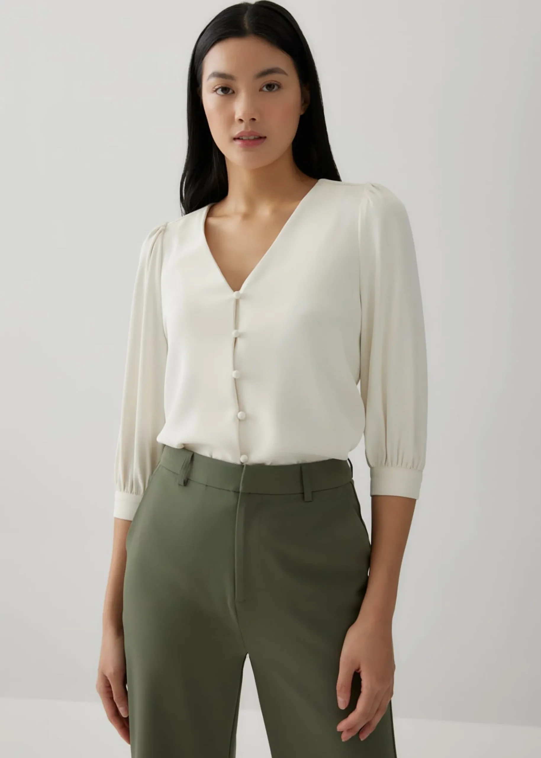 Izzie V-neck Puff Sleeve Blouse