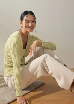 Jazmine Knit V-neck Flare Top