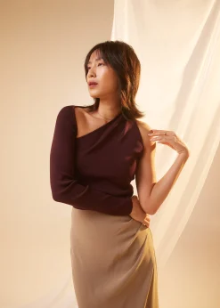 Kaylee Fitted Asymmetric Knit Top