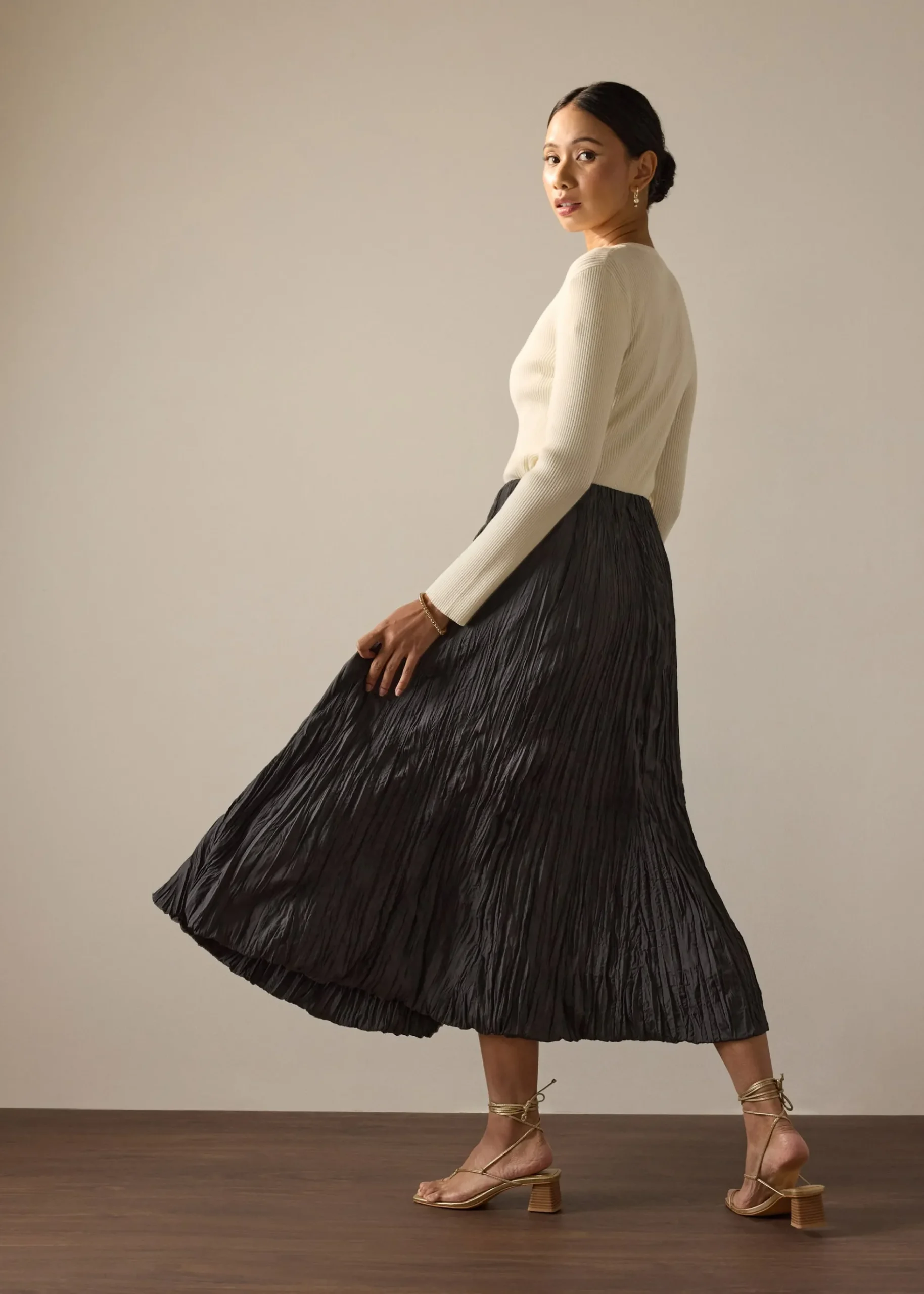 Leila Elastic Crinkled Pleats Flare Maxi Skirt