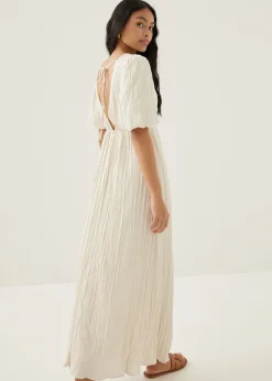 Lynn Padded Textured Fit & Flare Maxi Dress