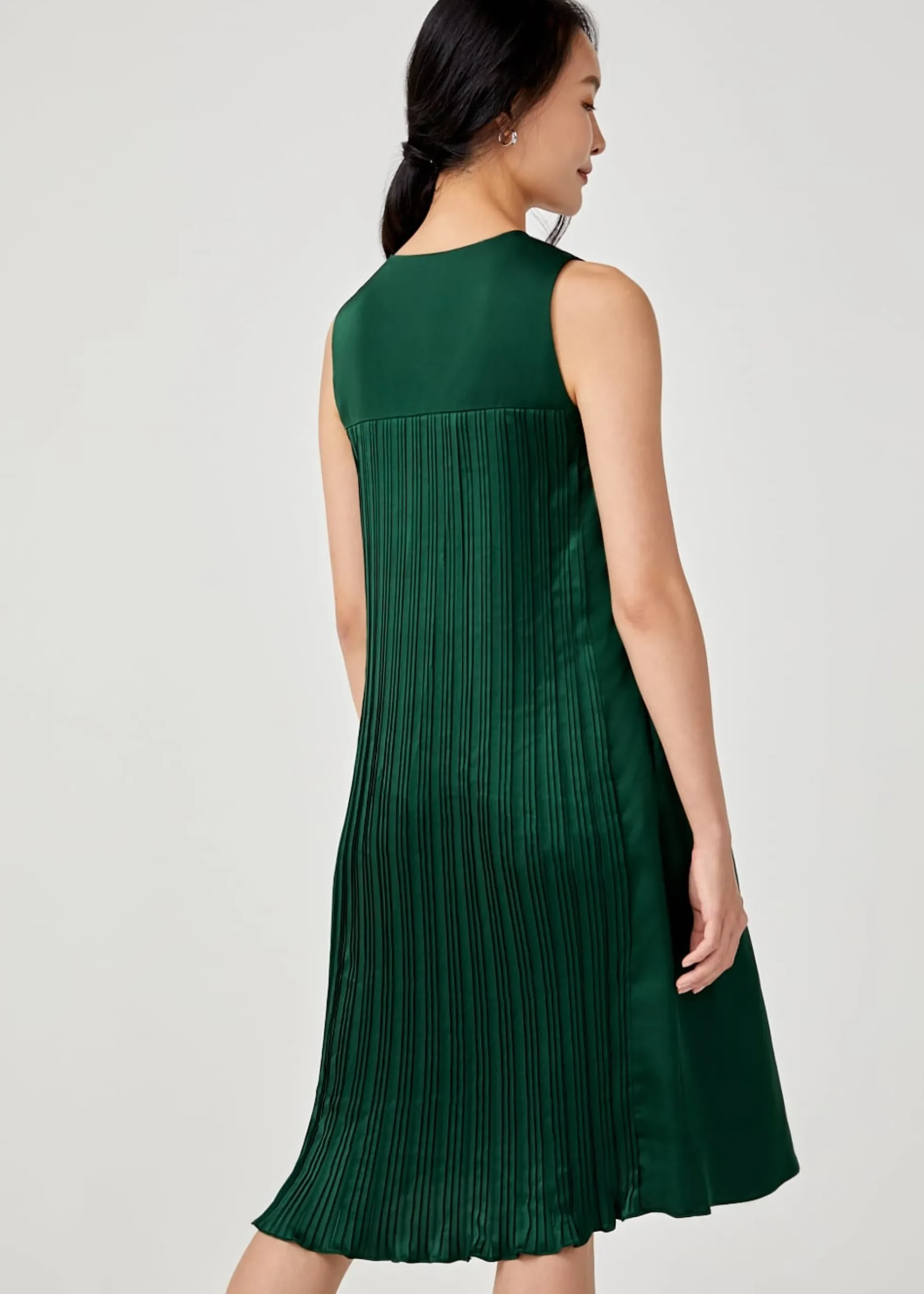 Novah Maternity Nursing Pleat Back Midi Dress