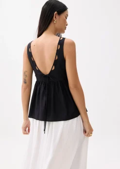 Padded Scoop Neck Peplum Top