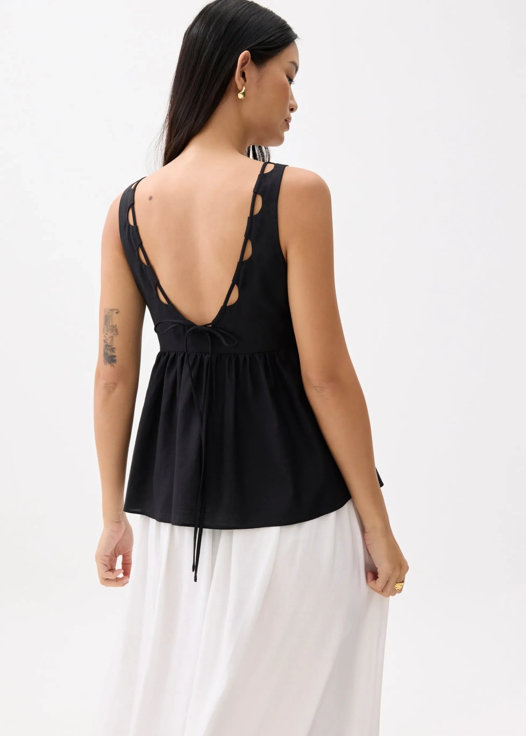 Padded Scoop Neck Peplum Top