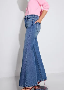 PETITE Leggy™ Addison Comfort Stretch Kick Flare Jeans