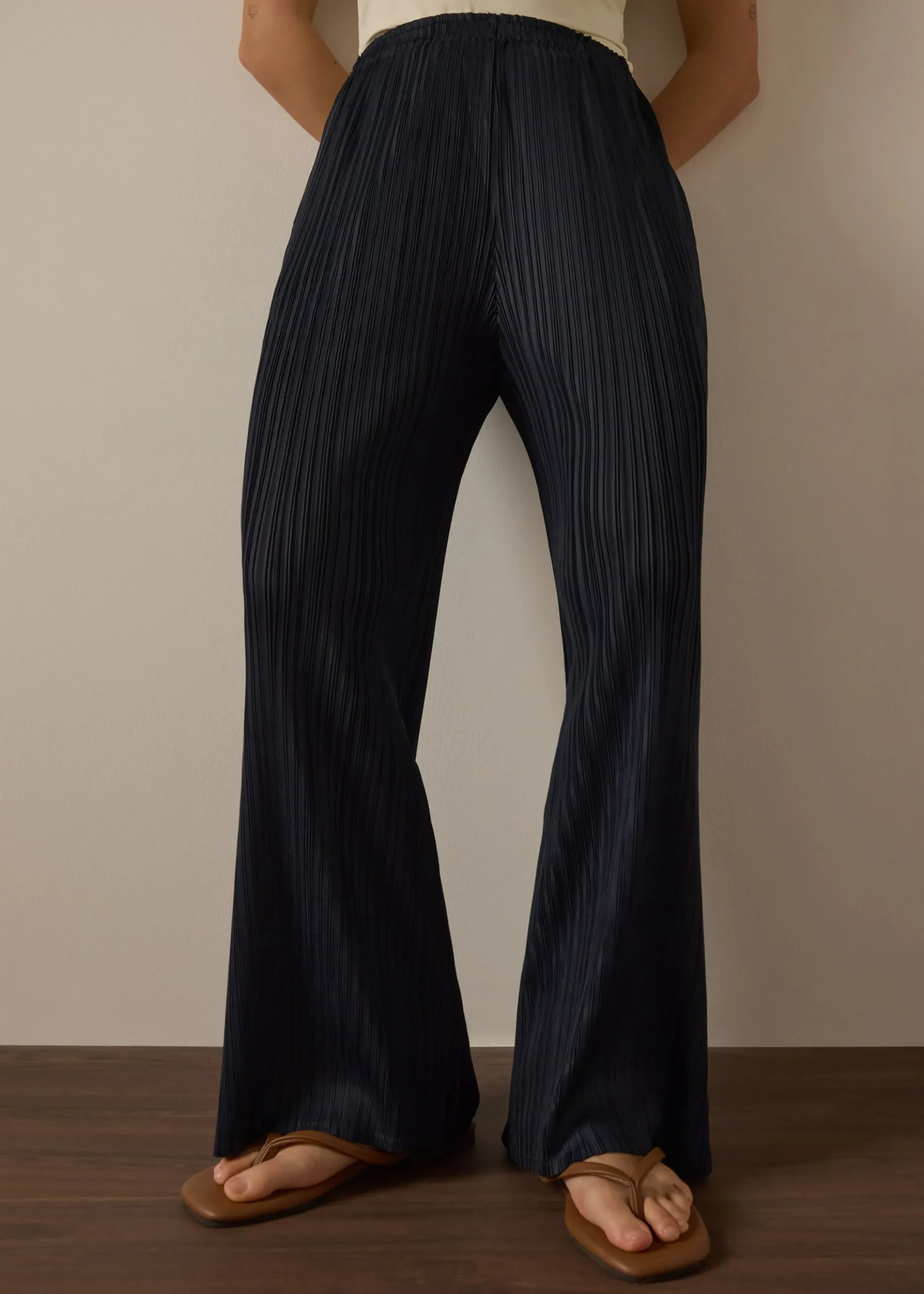 PETITE Leggy™ Liv Elastic Plisse Straight Leg Pants