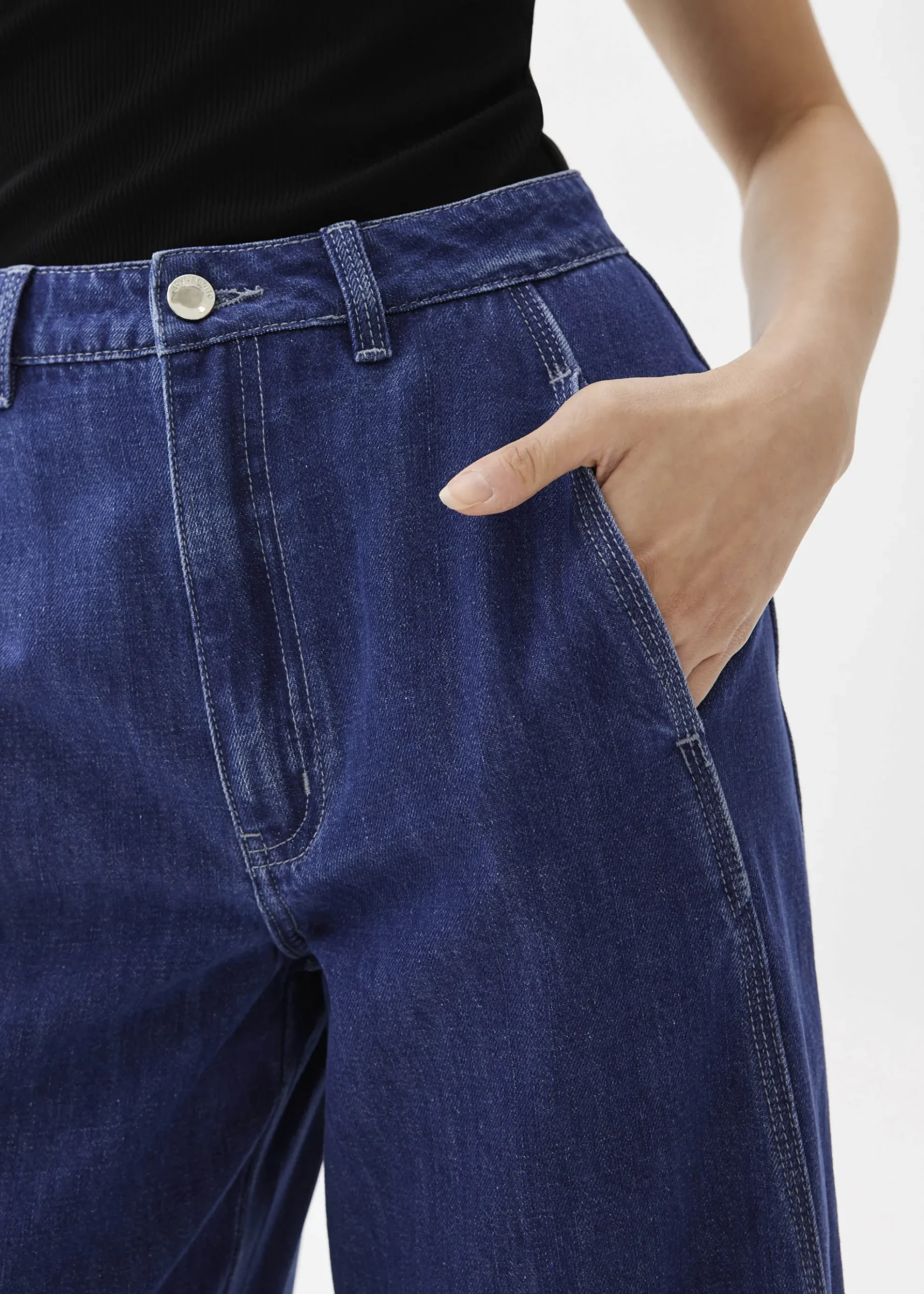Relaxed Denim Wide Leg Jeans