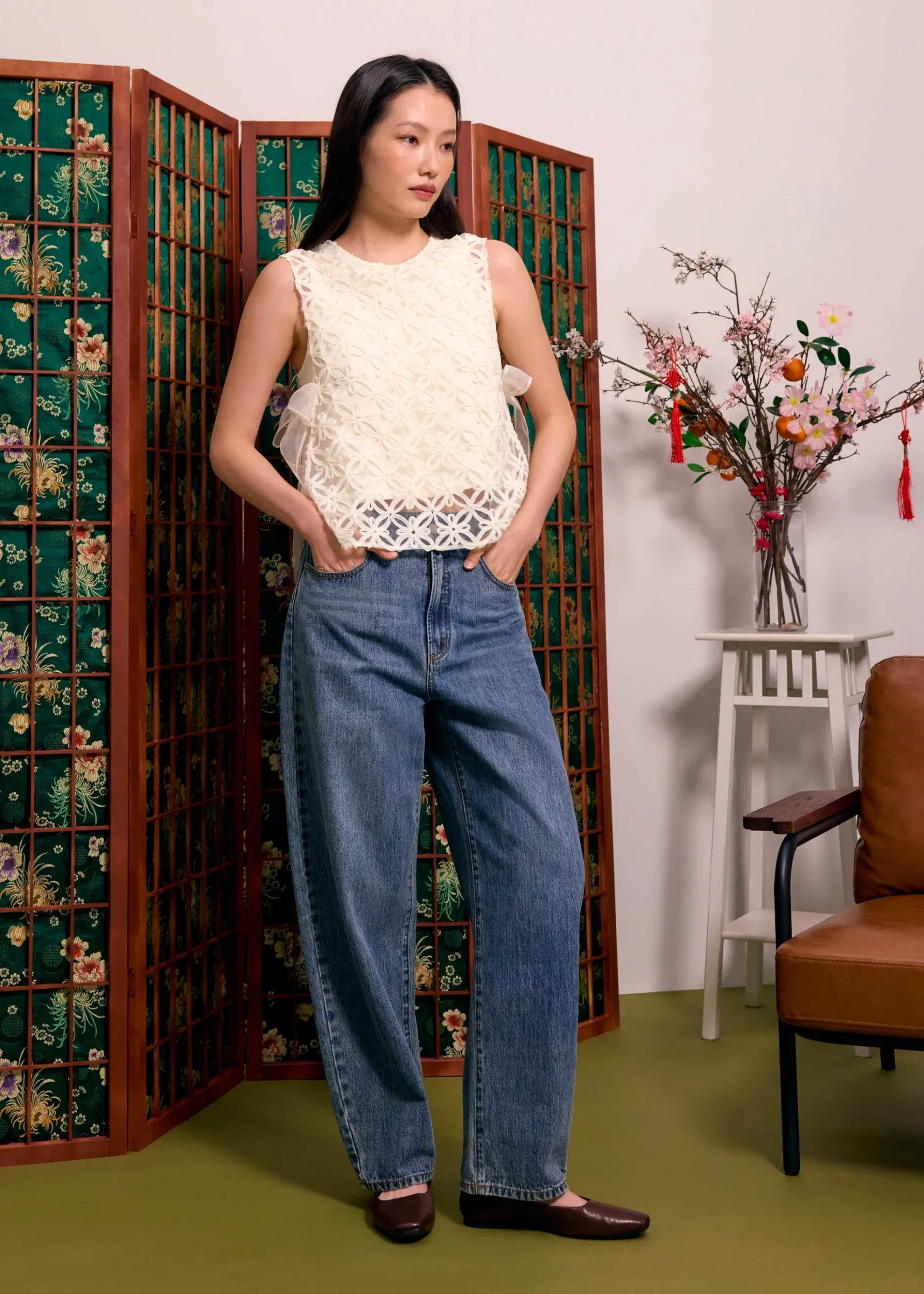 Relaxed Lace Round Neck Top