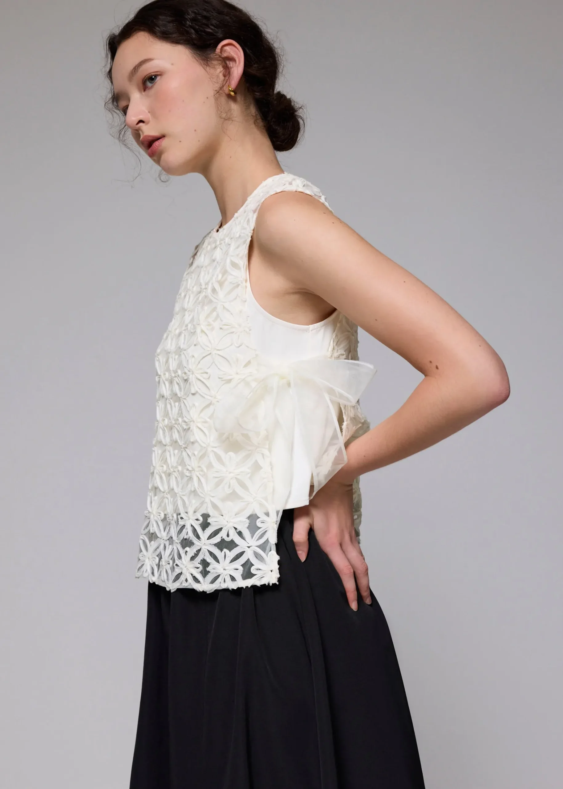 Relaxed Lace Round Neck Top