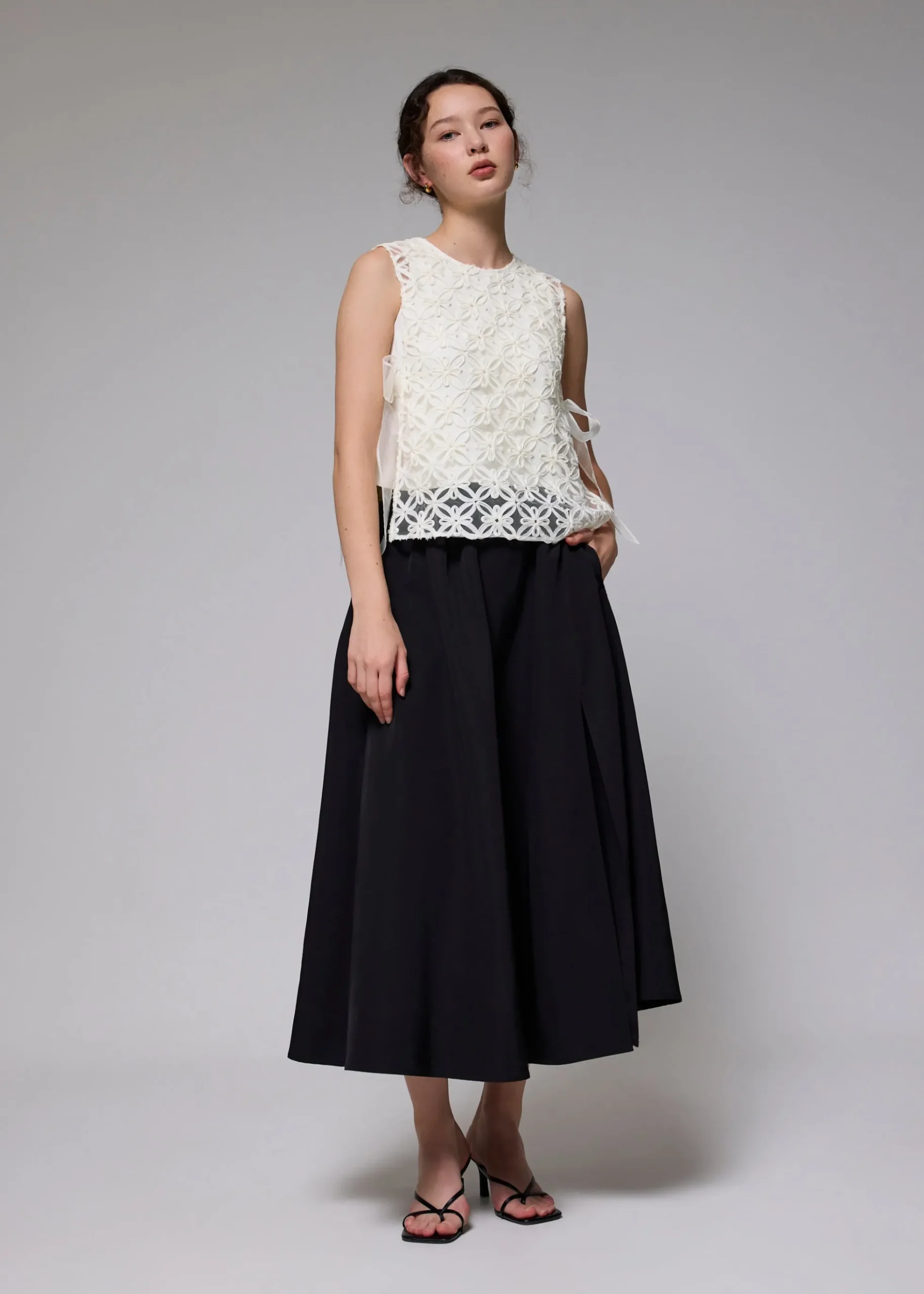 Relaxed Lace Round Neck Top