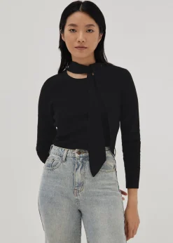 Round Neck Fitted Tie Knit Top