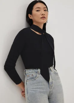 Round Neck Fitted Tie Knit Top