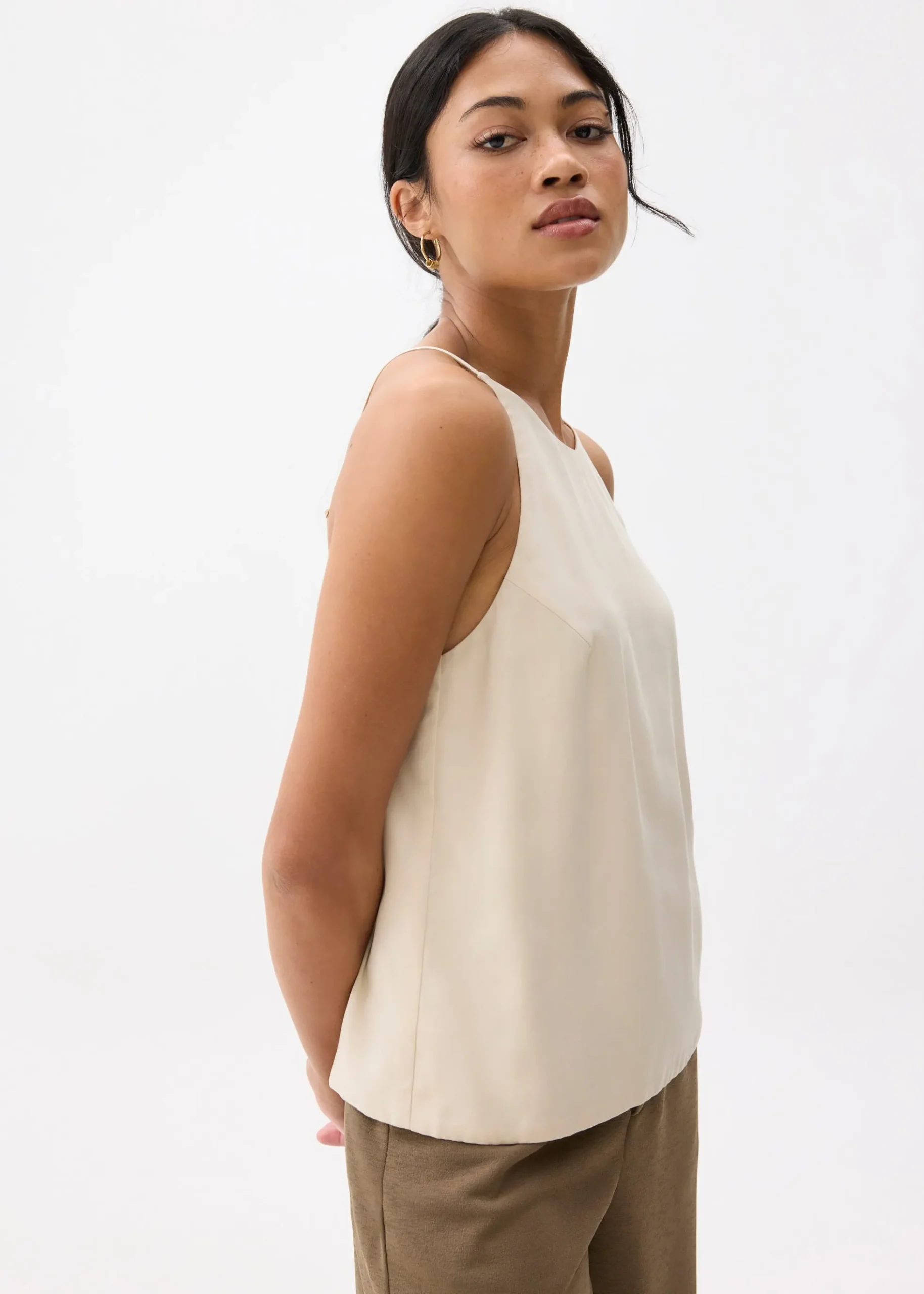 Round Neck Shell Camisole Top