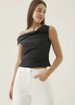 Shanneth Asymmetric Off Shoulder Top