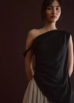 Shoulder Twist Asymmetric Top