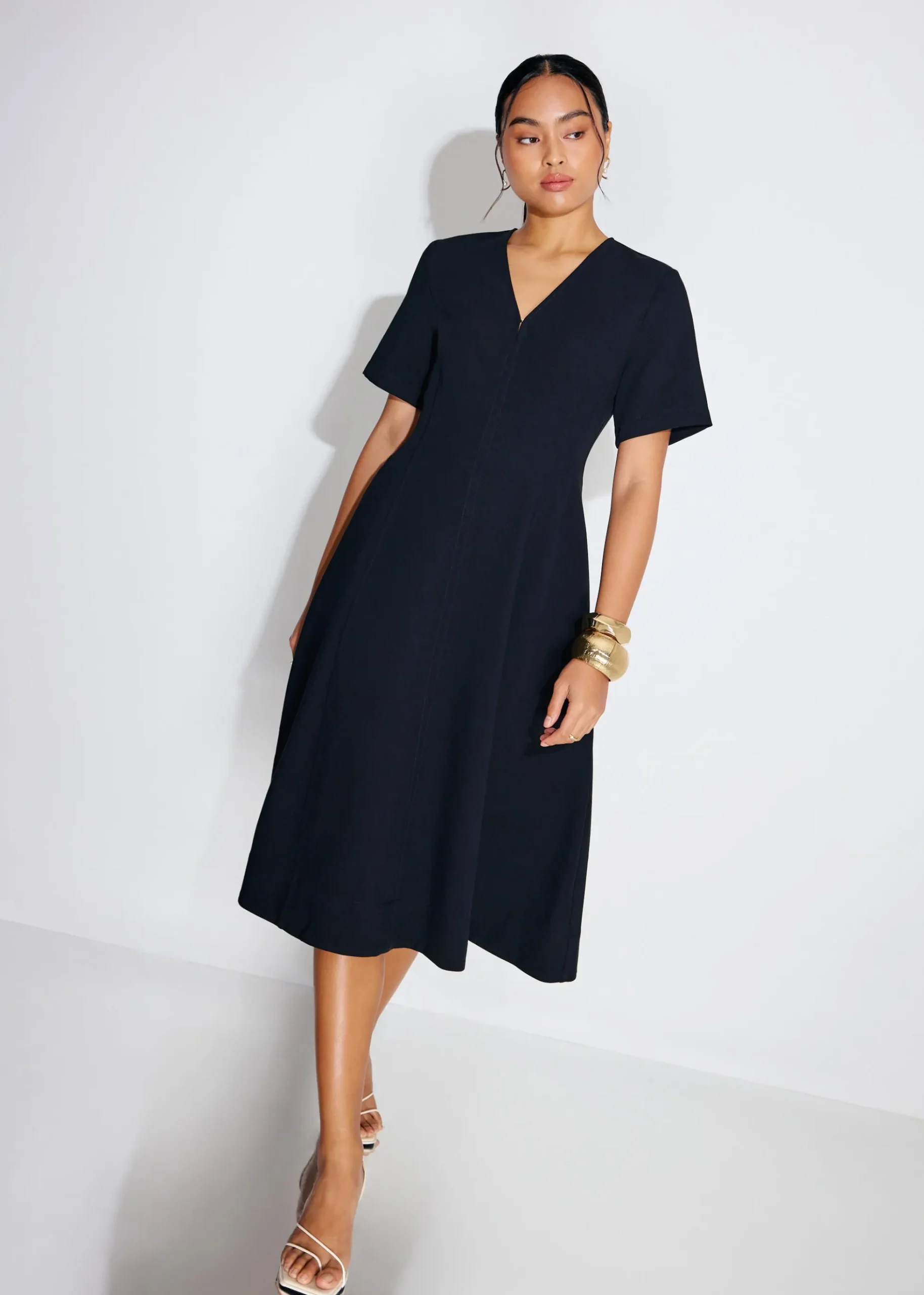 Sofi V-neck Short Sleeve Fit & Flare Midaxi Dress