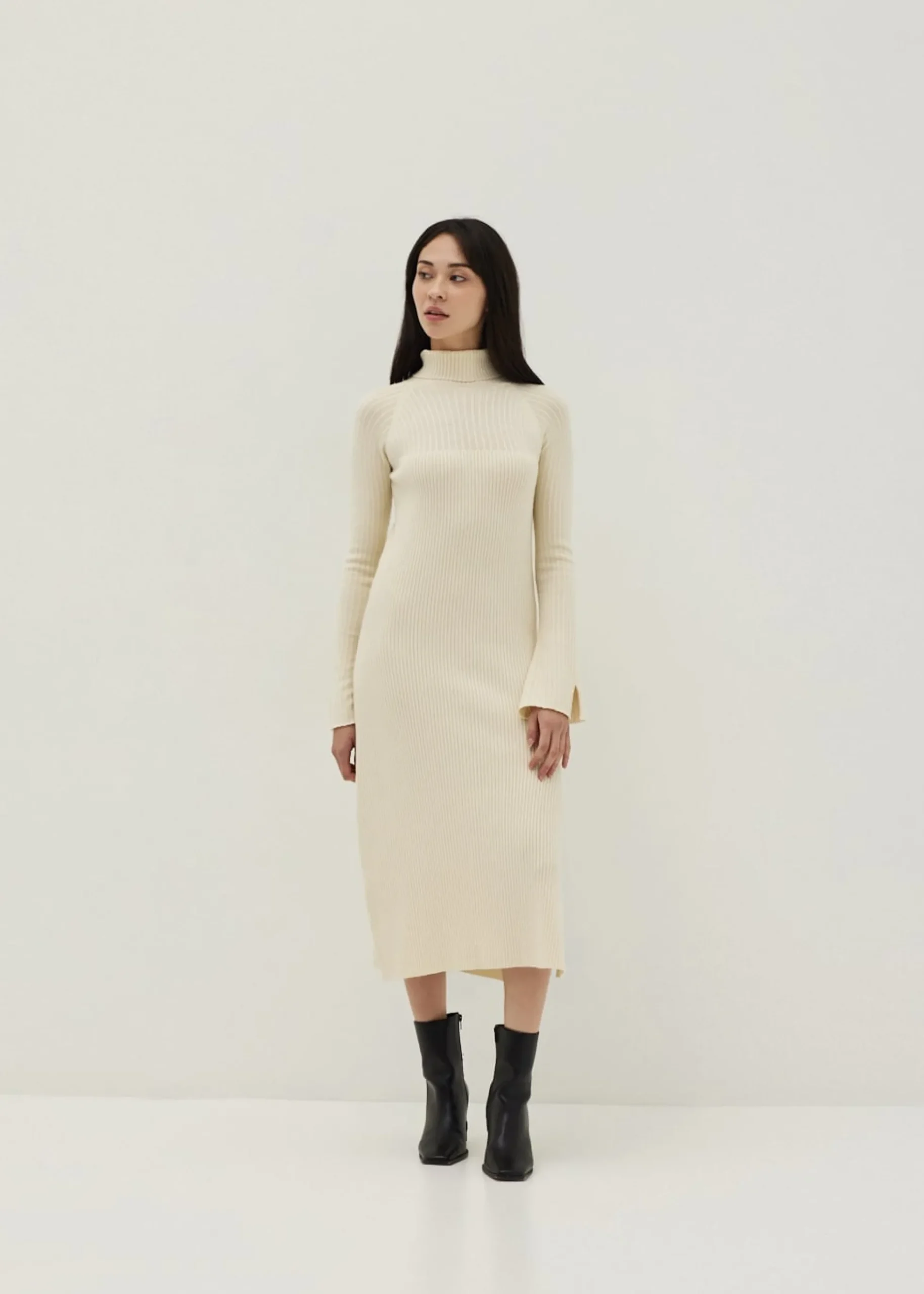 Turtle Neck Flare Sleeve Knit Dress