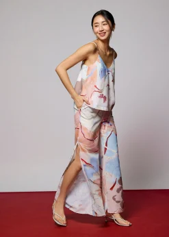 V-neck Camisole Top in Tossed Blooms