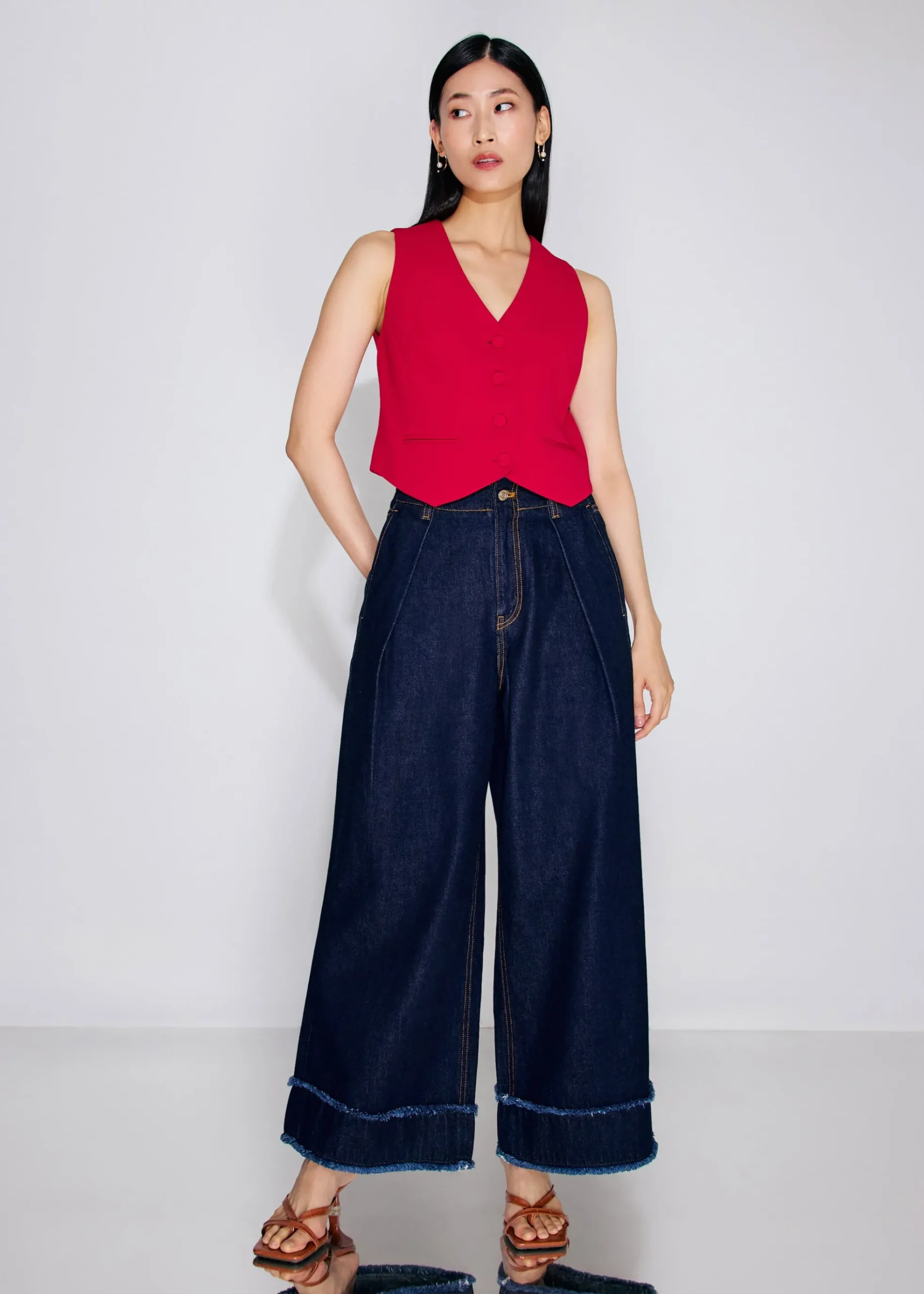 Yuna Relaxed V-neck Vest