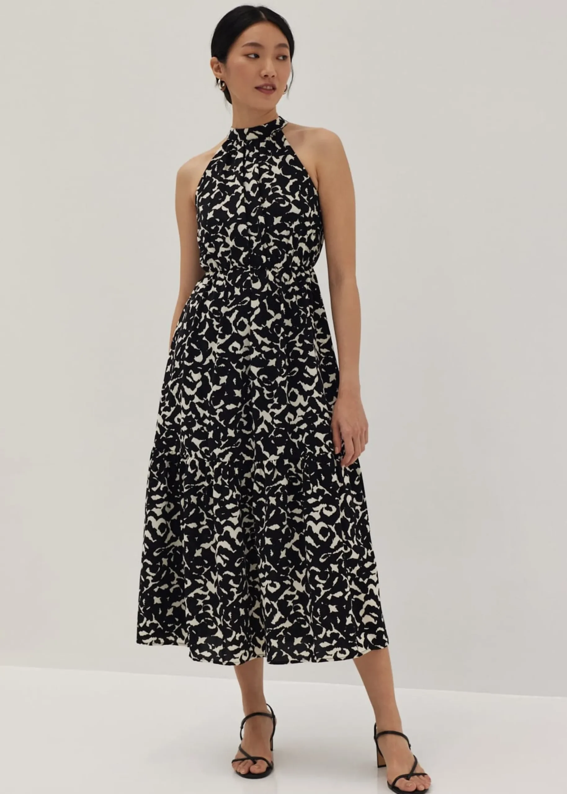 Zariah Contrast Halter Tier Maxi Dress